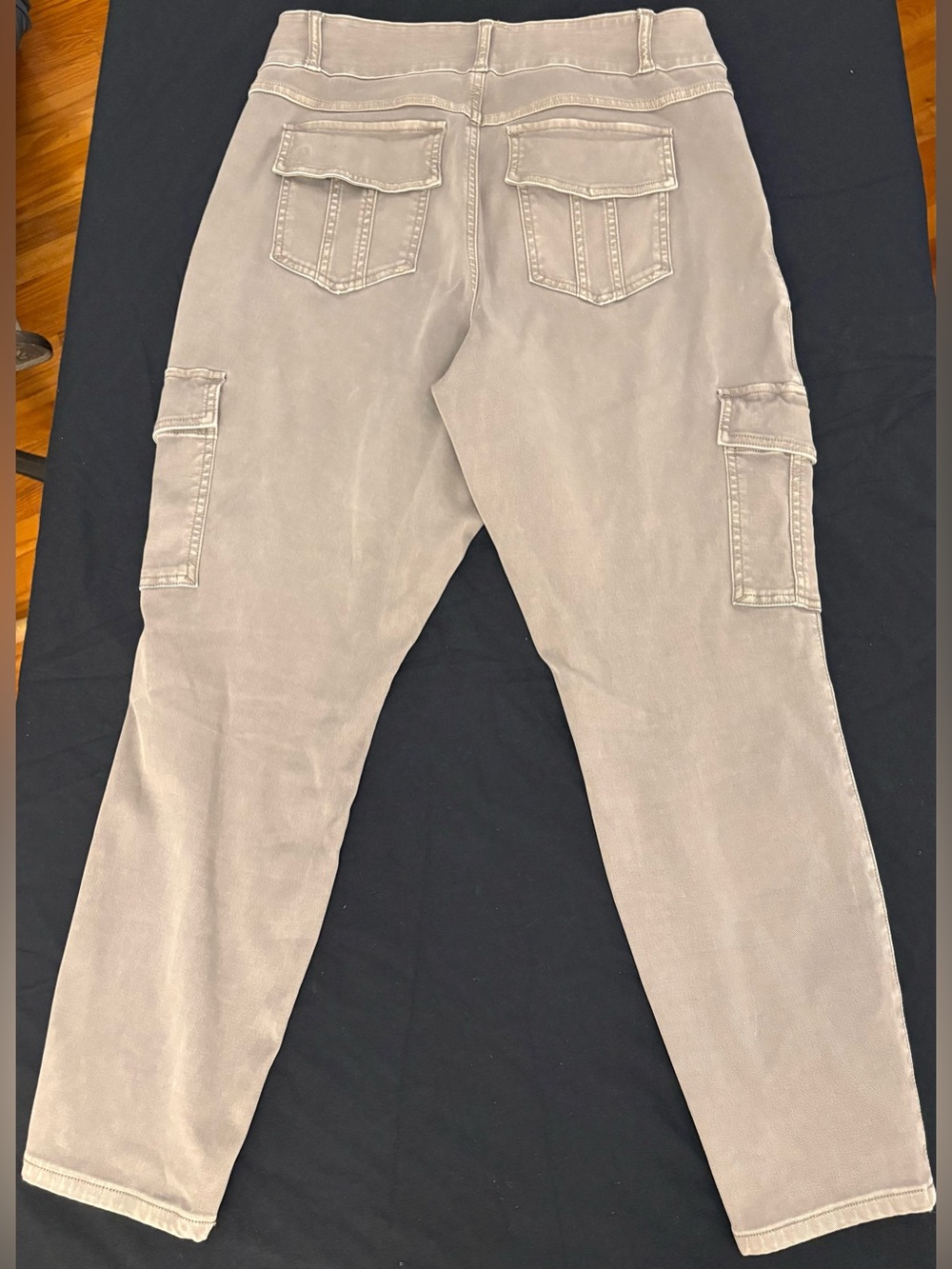 SPANX Women’s Pull-On Cargo Pants in Light Taupe, Size 1X (EUC) - Picture 4 of 11